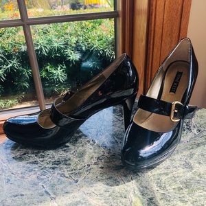 Nine West Mary Jane heels